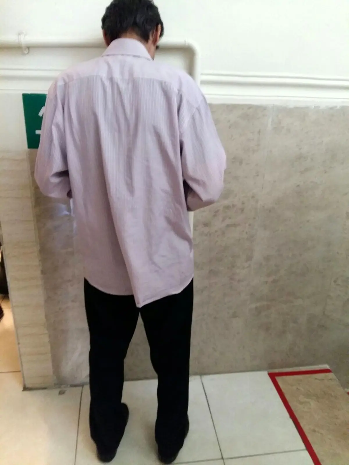 سارق حرفه‌ای معتاد در محدوده کارگر شمالی دستگیر شد + عکس