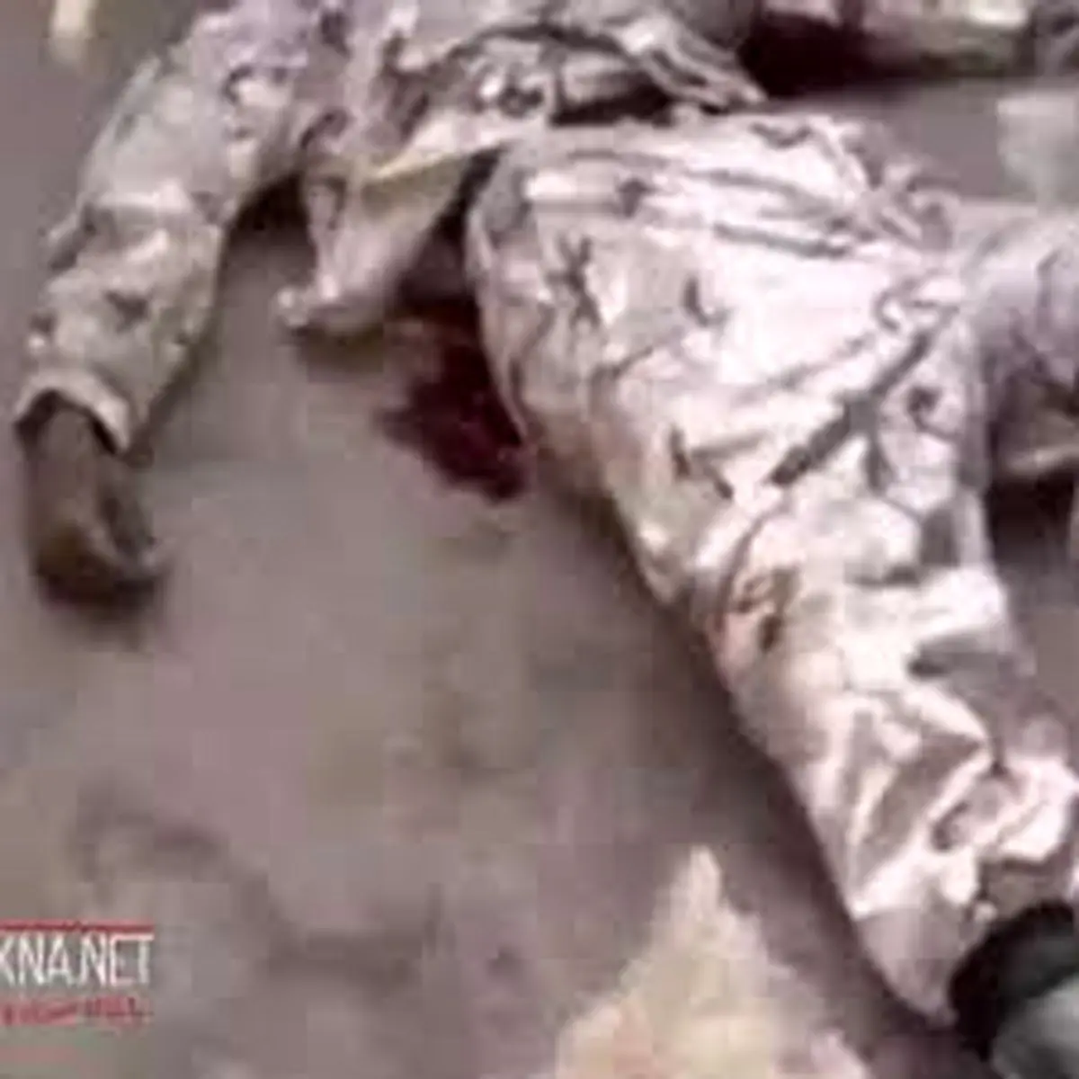 لحظه تماس مرموز با موبایل جسد عامل حمله تروریستی اهواز + فیلم