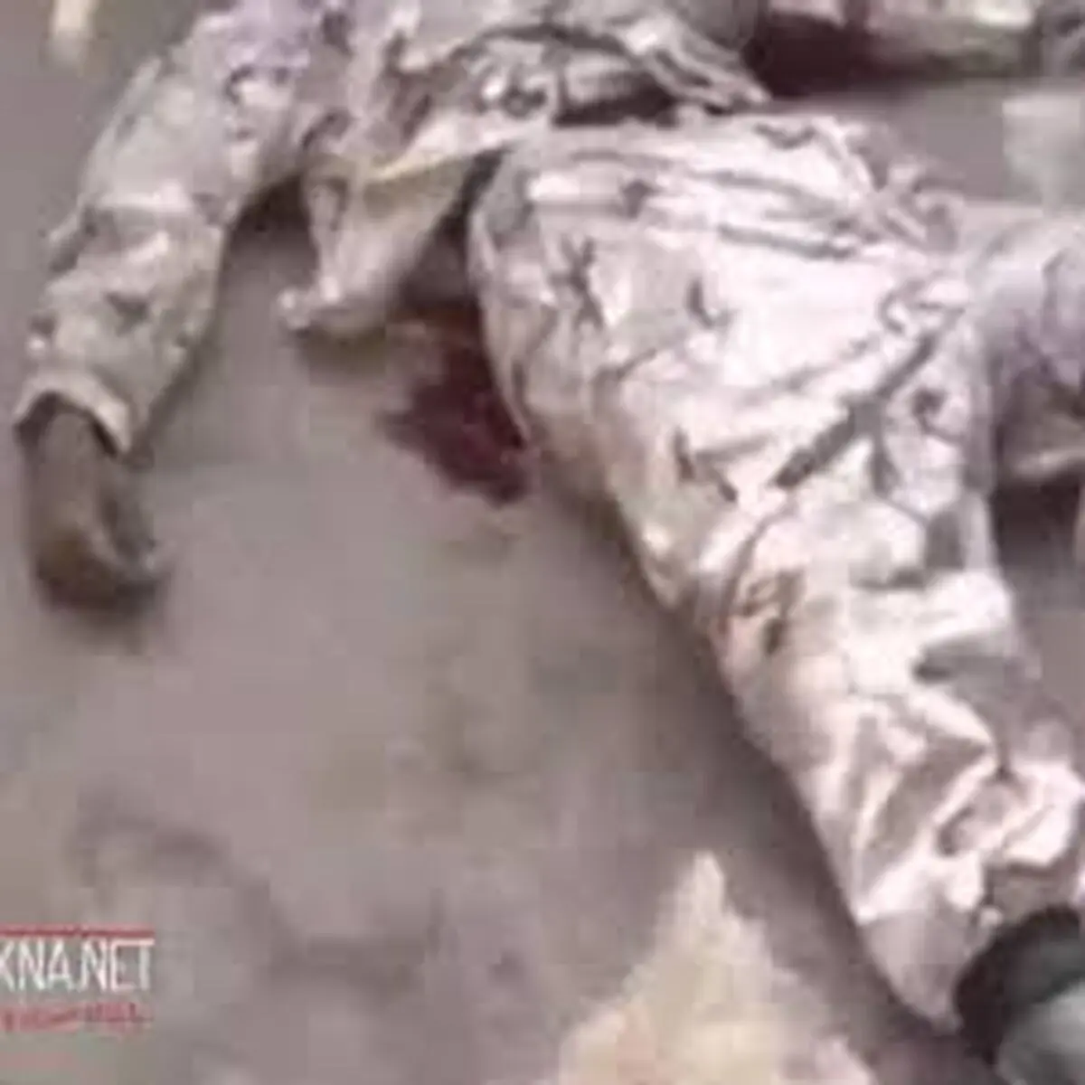 لحظه تماس مرموز با موبایل جسد عامل حمله تروریستی اهواز + فیلم