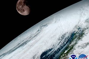 تصویری خارق‌العاده از ماه بر فراز زمین/عکس روز ناسا