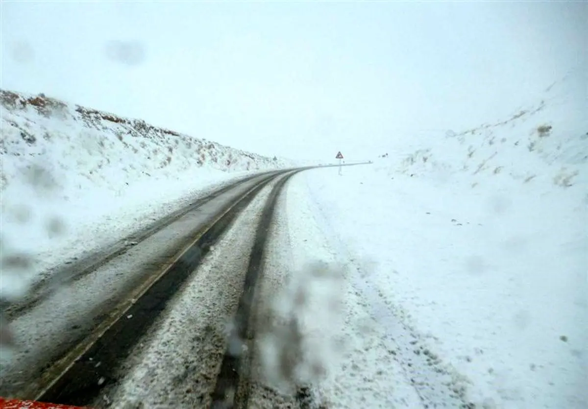 آماده‌باش اکیپ‌های راهداری در محورهای مواصلاتی استان ایلام