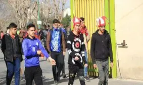 ناکامی چند دختر برای ورود به ورزشگاه و حضور هواداران اوکراینی