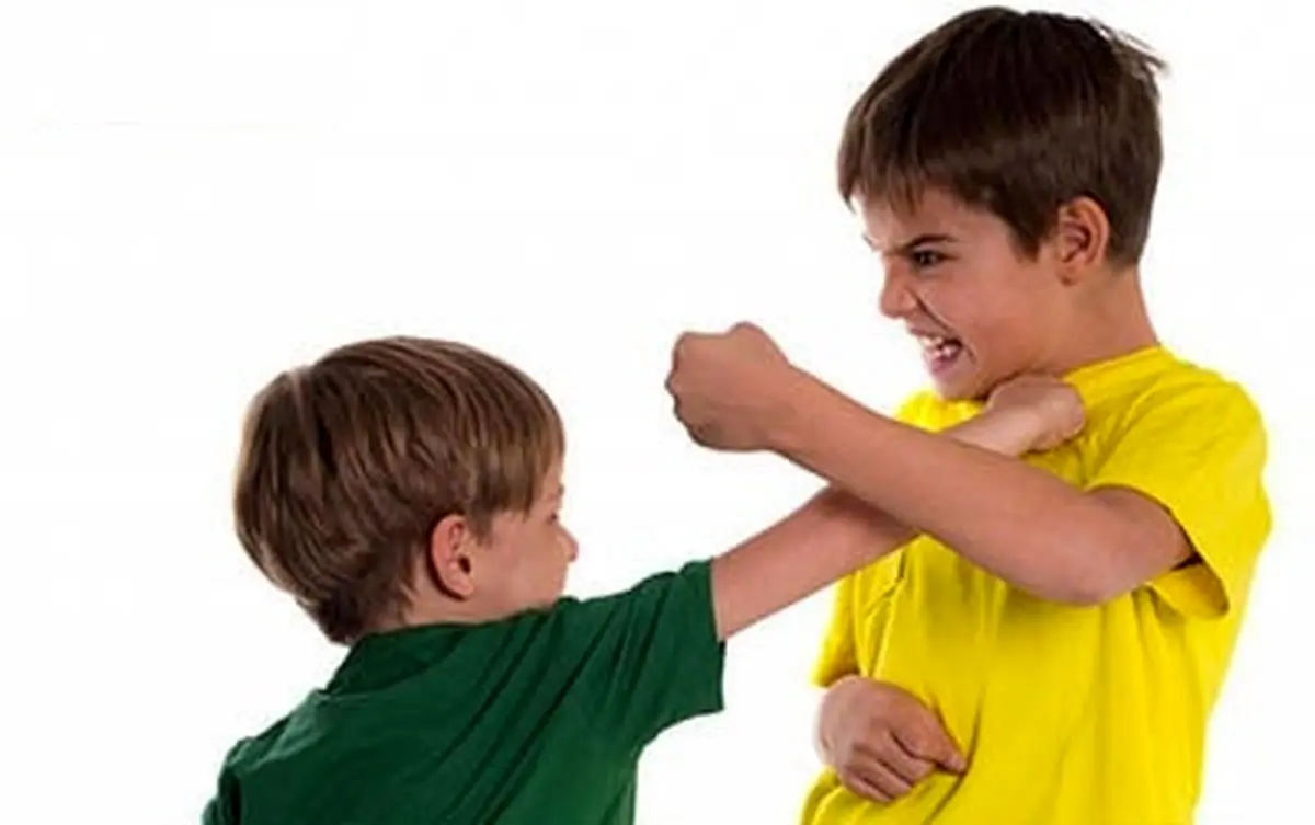 جمله ای که هرگز نباید به کودکتان بگویید