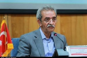 رئیس اتاق بازرگانی: هر بشکه ۲۲۰ لیتری بنزین ایران را ۵ میلیون تومان قاچاق می‌کنند