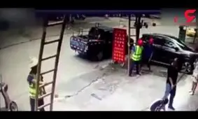 لحظه وحشتناک سقوط از نردبان+فیلم