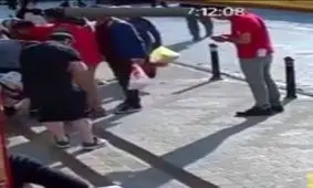 تصادف شدید موتورسوار با عابرین پیاده