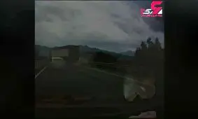 لحظه درهم کوبیده شدن ماشین ها توسط یک کامیون+ فیلم