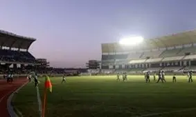 توقف دربی شیراز به دلیل قطع برق!