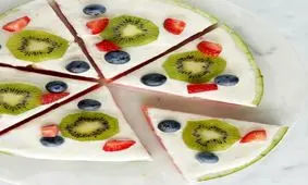 آشنایی با روش تهیه‌ی پیتزای میوه ای