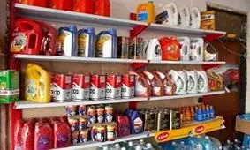 کشف انبار احتکار روغن خودرو در سرايان