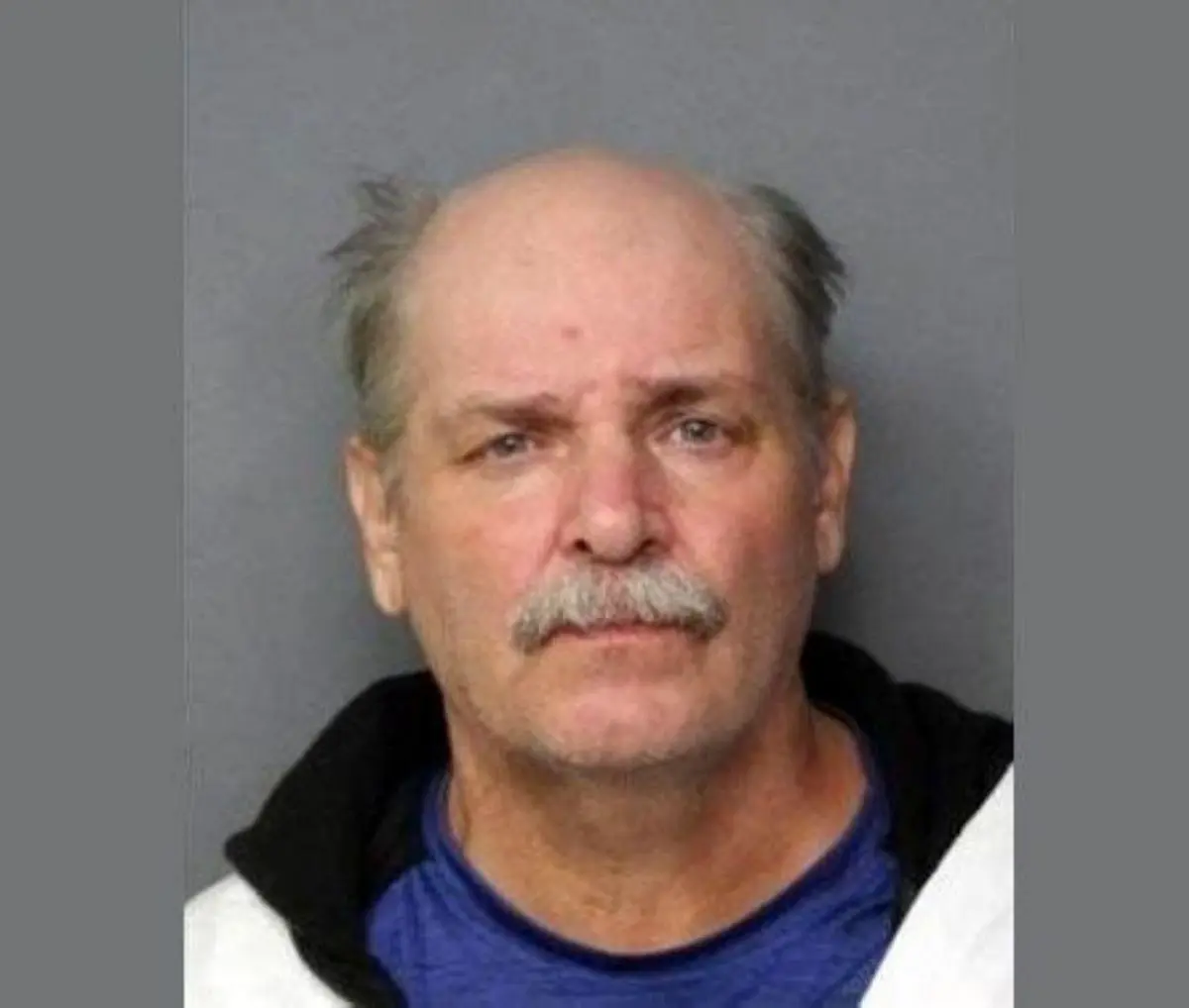 مردی همسر بیمار خود را به دلیل مشکلات مالی به آتش کشید