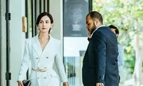 «سلام خانم پول» در صدر ایستاد