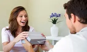 ویژگی هدیه و کادوی مناسب برای خانم ها