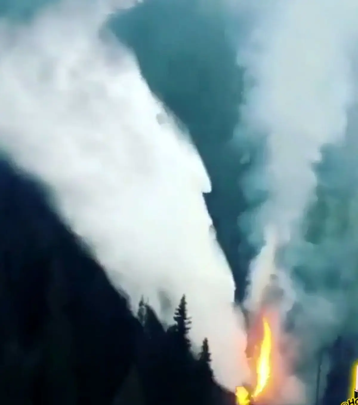خلبان بالگرد آتشنشان ماهر!