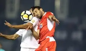 اعتراض سید جلال به داور / درگیری نیمکت‌نشینان دو تیم در حین بازی