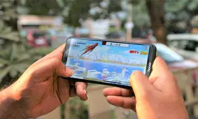 صفحه نمایش بزرگ و بدون حاشیه در گوشی آنر 7 ایکس