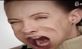 کاری که باد با سرعت ۳۰۰ کیلومتر بر ساعت با صورت آدم می‌کند!