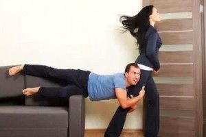 این عاشقان معشوق شان را از عشق خفه می کنند!