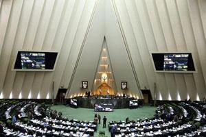 مخالفت مجلس با تفکیک ۳ وزارتخانه/لاریجانی: دولت وزرا را تا هفته آینده معرفی کند