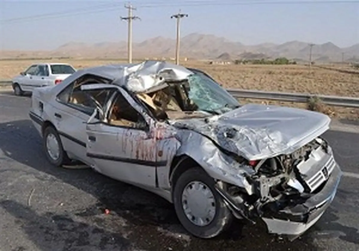 انحراف پژو از جاده حادثه آفرید