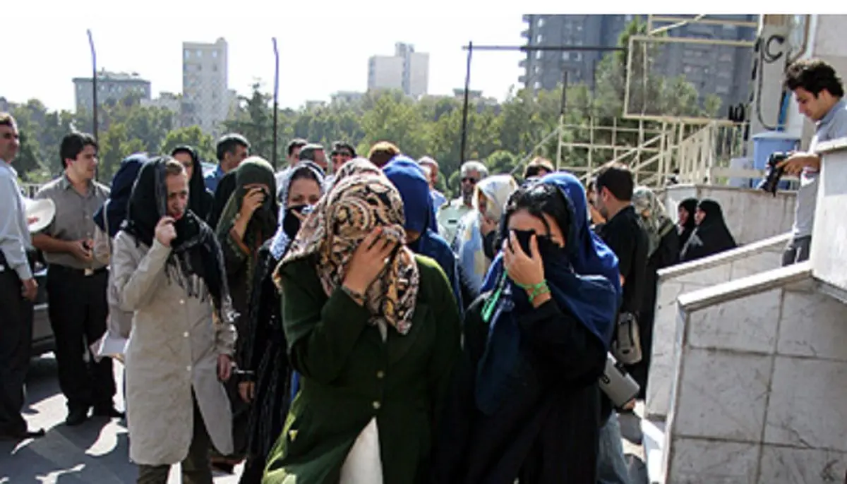 دستگیری ۱۲ نفر به جرم قاچاق انسان/کشف ۳دختر جوان از بار پتروشیمی که قصد خروج غیر قانونی از کشور را داشتند