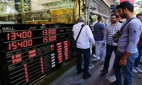 دبیر کانون صرافان: بازار ارز طی ۲ هفته آینده به تعادل می‎رسد/ دلالان مانع ارزانی هستند