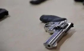 انهدام باند فروش تفنگ در آبادان / کشف خودکار ترور در میان تفنگ های غیرمجاز