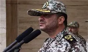 رهبری بر پیراهن محمدطاها بوسه زدند