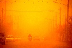 ‌کاهش دید افقی در خوزستان به‌دلیل آتش‌سوزی هورالعظیم تا چند روز آینده