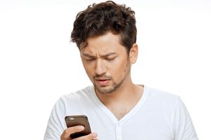 خطر "نزدیک‌بینی" با افزایش استفاده از موبایل
