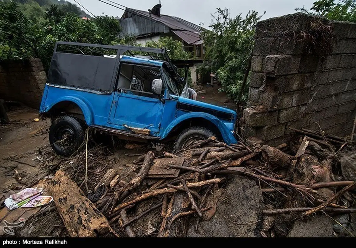 سیلاب راه ارتباطی ۹ روستا را در رحیم آباد رودسر قطع کرد