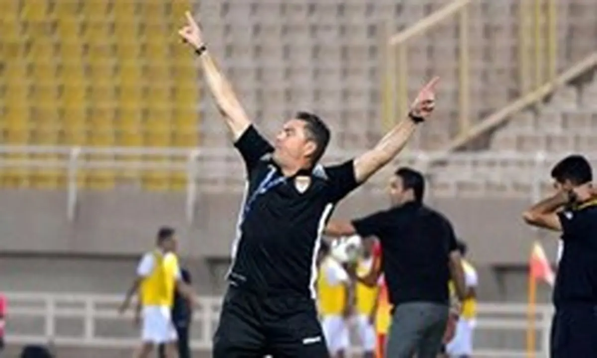 ایلی استان: برای انتخاب 11 بازیکن مشکل داشتم/مشکل فولاد بودن یا نبودن سروش نیست