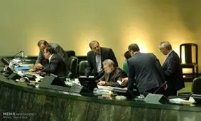 حذف تعطیلی 13 فروردین و 29 اسفند/ جایگزینی تعطیلی شنبه به جای پنج شنبه