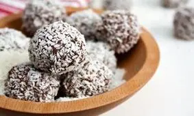 طرز تهیه شکلات توپی نارگیلی با طعمی متفاوت