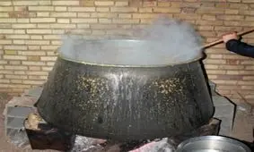 دختربچه در دیگ حلیم پخت / در منوجان رخ داد