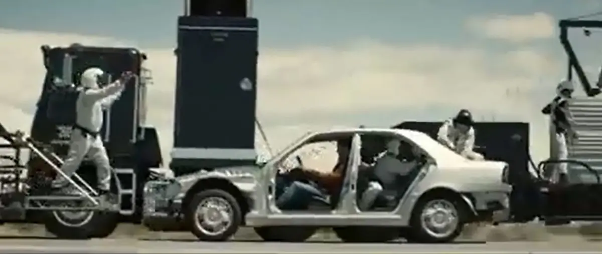 تبلیغ بسیار تماشایی مرسدس بنز برای C کلاس