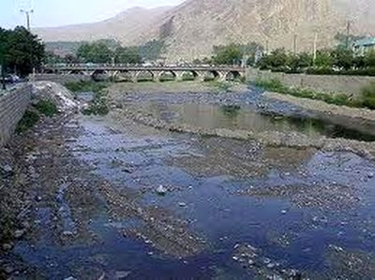 همچنان به رودخانه خرمآباد پساب ریخته میشود
