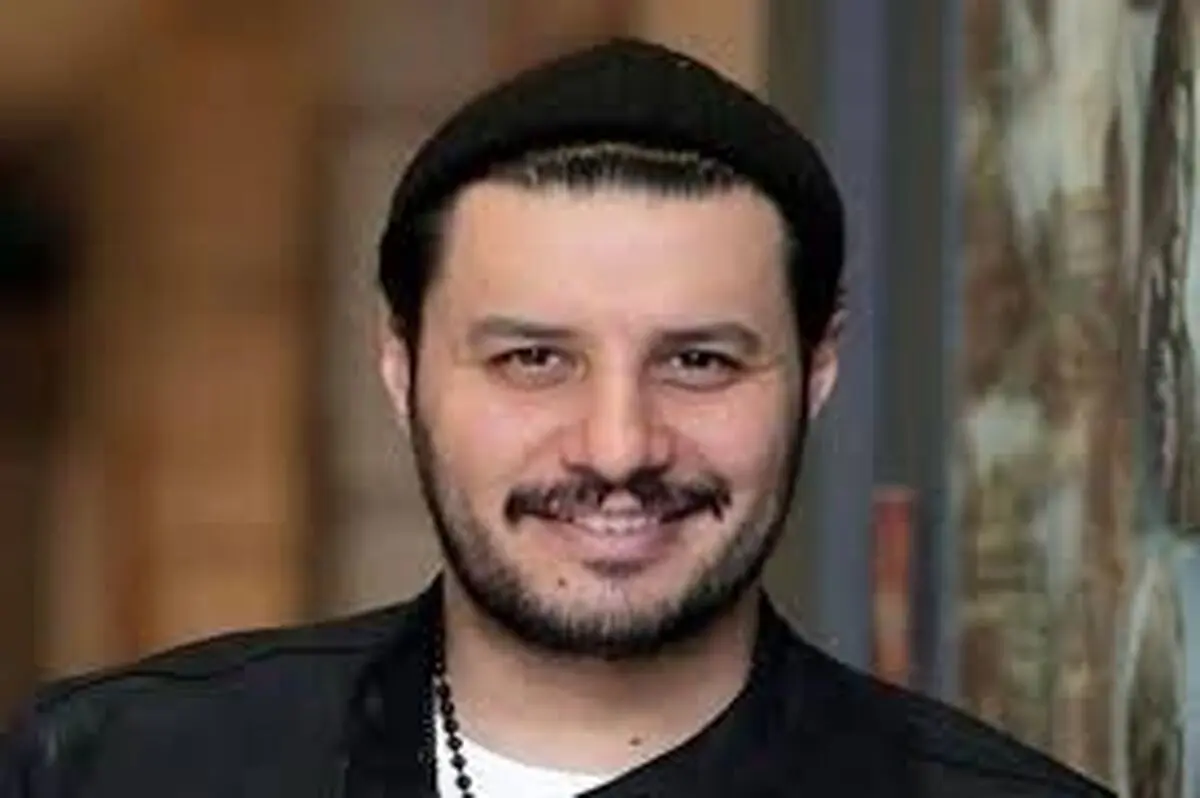  سفر در زمان؛ «جواد عزتی» در حال دریافت تقدیرنامه از «ضرغامی»؛ دهۀ 80 