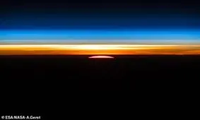 طلوع مسحورکننده خورشید از منظر ایستگاه فضایی