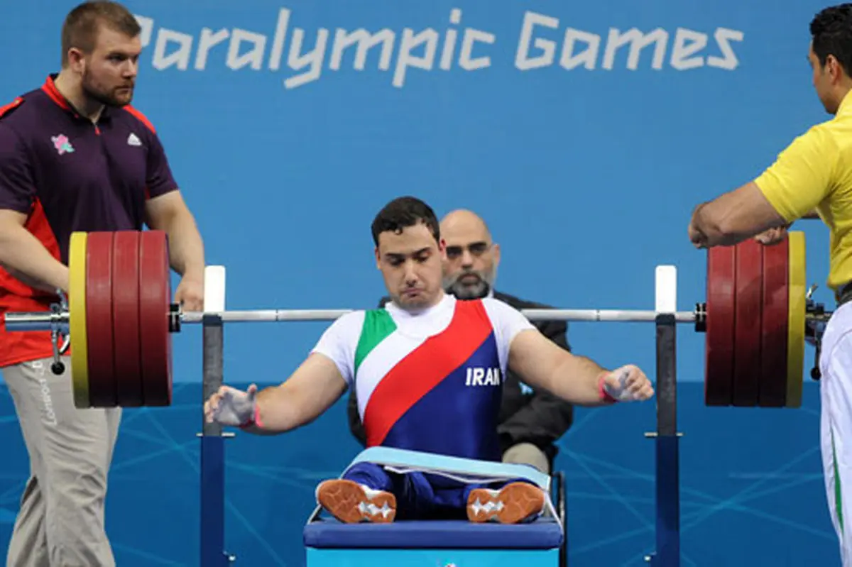 طلاى ناب ايران در دسته ٧٢ كيلوگرم وزنه بردارى