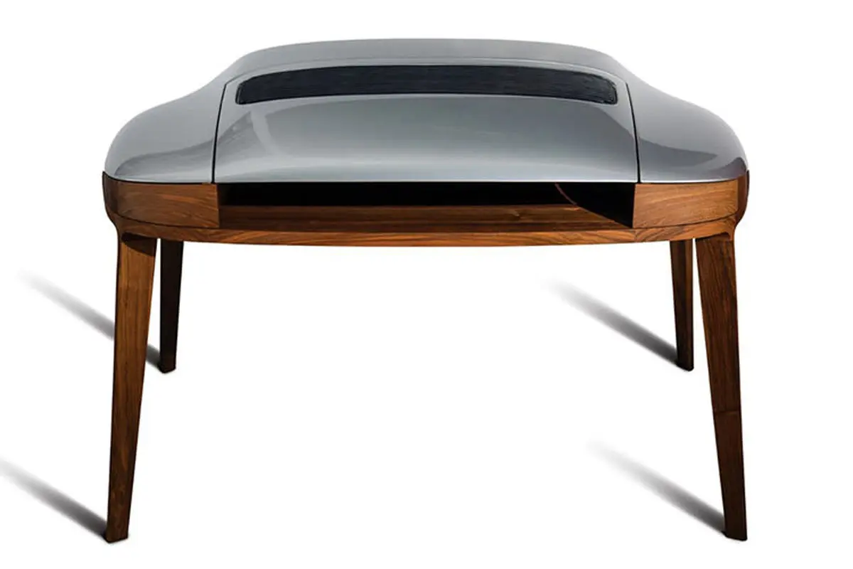 میز تحریر پورشه، رونمایی شد