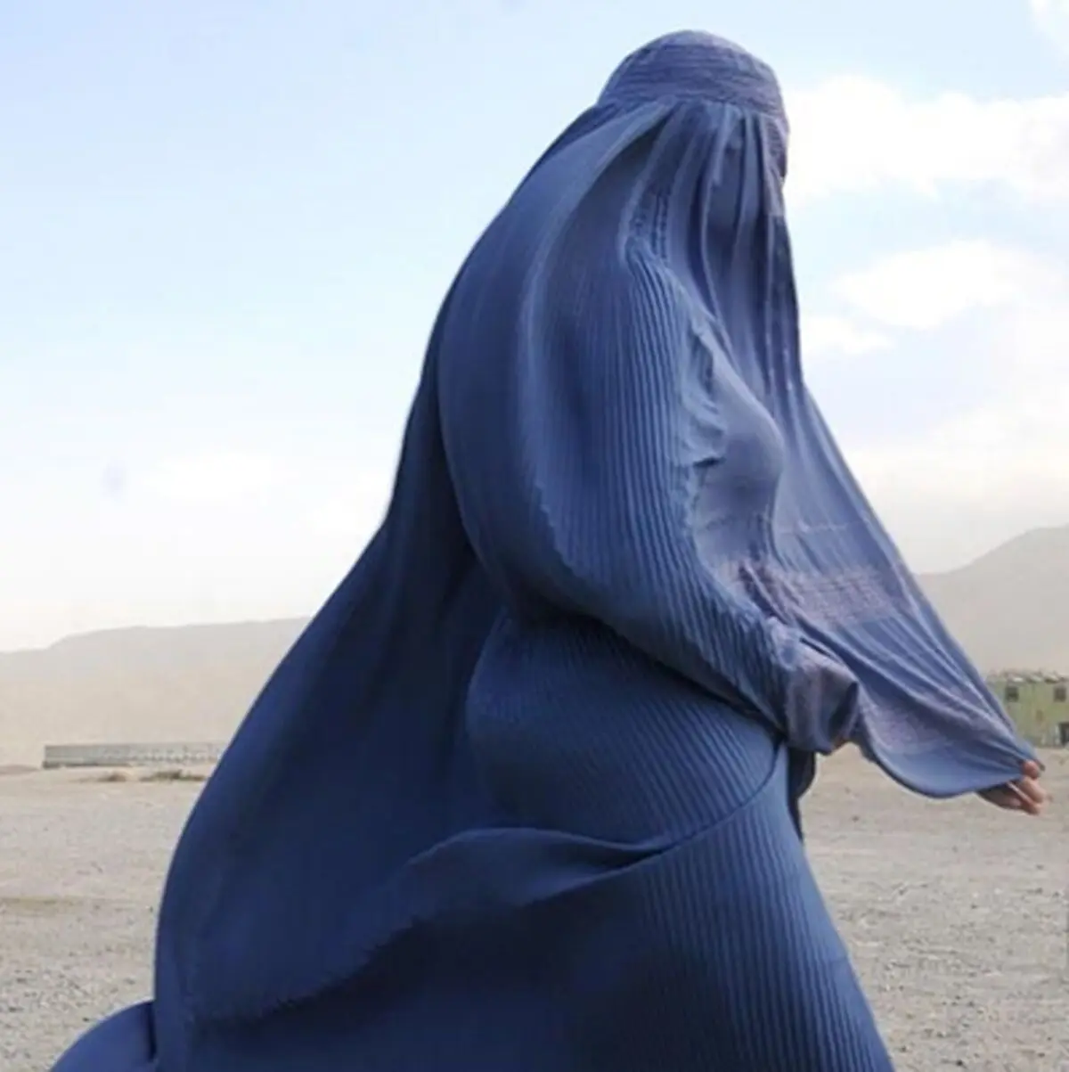 این مرد زنش را در ازای دلار فروخت! / او از رئیس جمهور کمک می خواهد