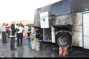 برخورد اتوبوس با کامیون ۱۴ کشته و زخمی برجای گذاشت
