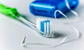 فواید فوق‌العاده استفاده از نخ دندان
