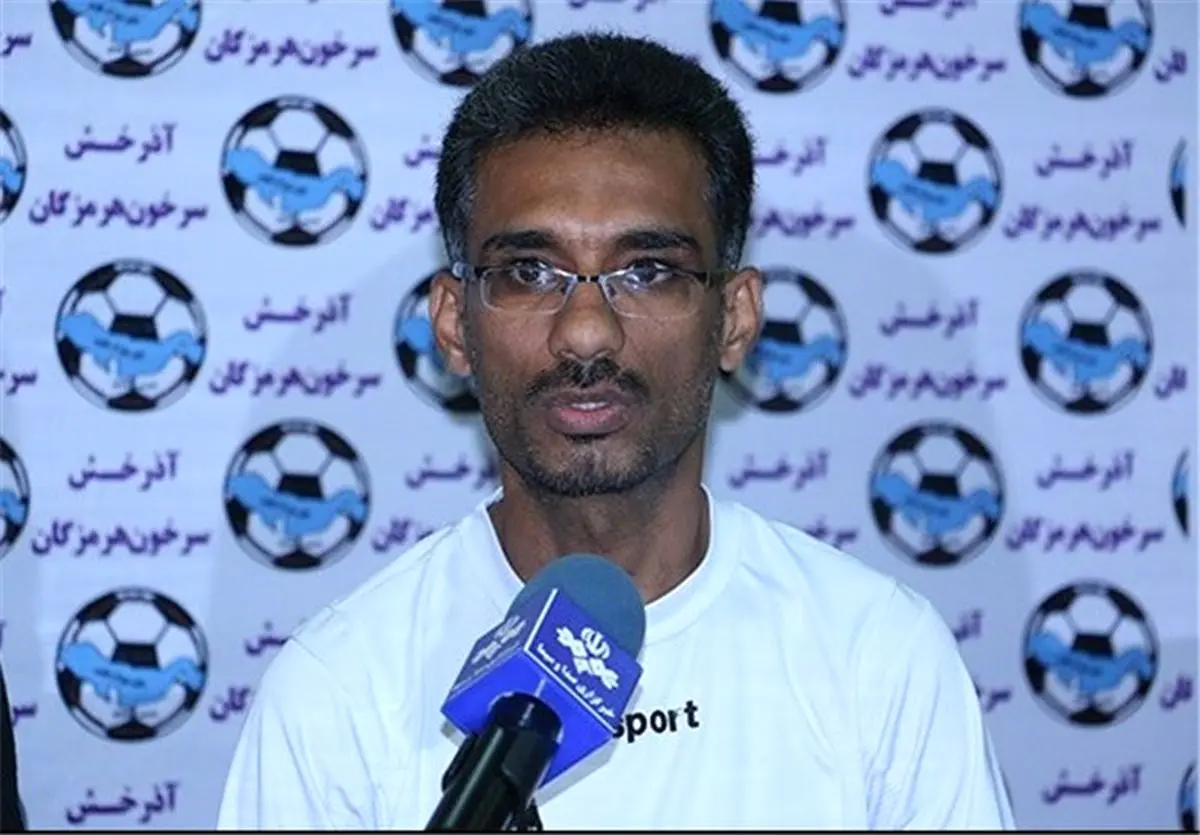 سرمربی آذرخش بندرعباس: داور نتیجه بازی با مس را عوض کرد
