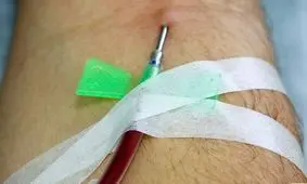 خون گیری مشکوک از دانش آموزان یک مدرسه در تاکستان