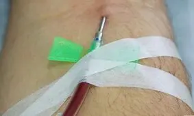 خون گیری مشکوک از دانش آموزان یک مدرسه در تاکستان