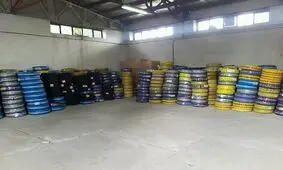 کشف ۷۰۰ حلقه لاستیک خودروی احتکار شده در زنجان