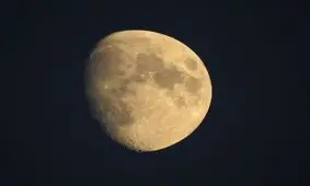 پیدا کردن "زیرماه" در جهان هستی!