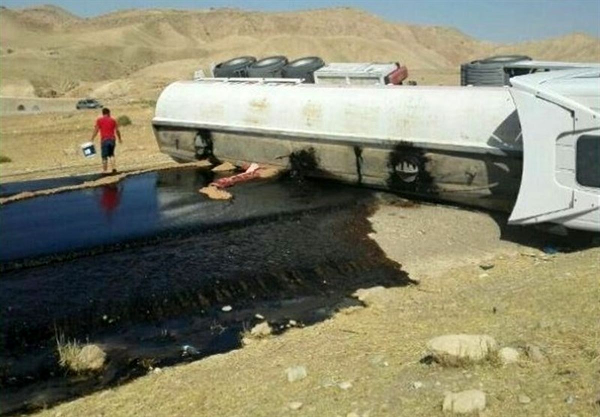 واژگونی تانکر سوخت محور پلدختر- اندیمشک را مسدود کرد